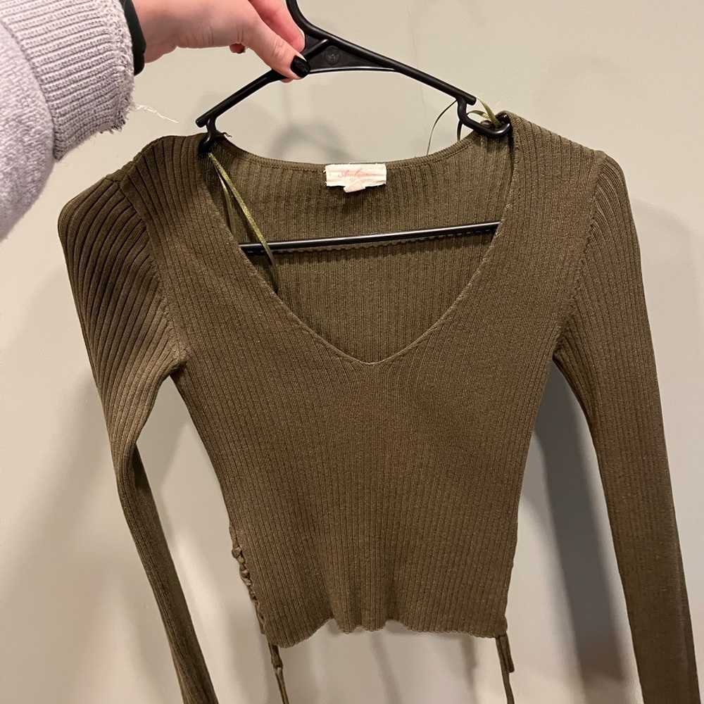 Army green cropped long sleeve